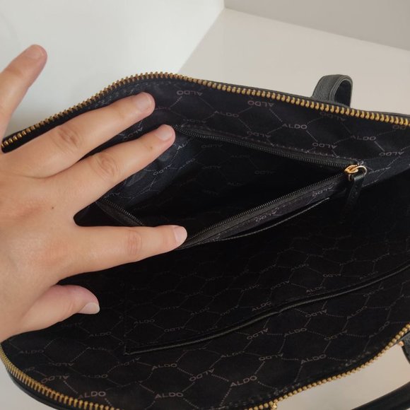 Large Aldo Black Handbag - Picture 4 of 12